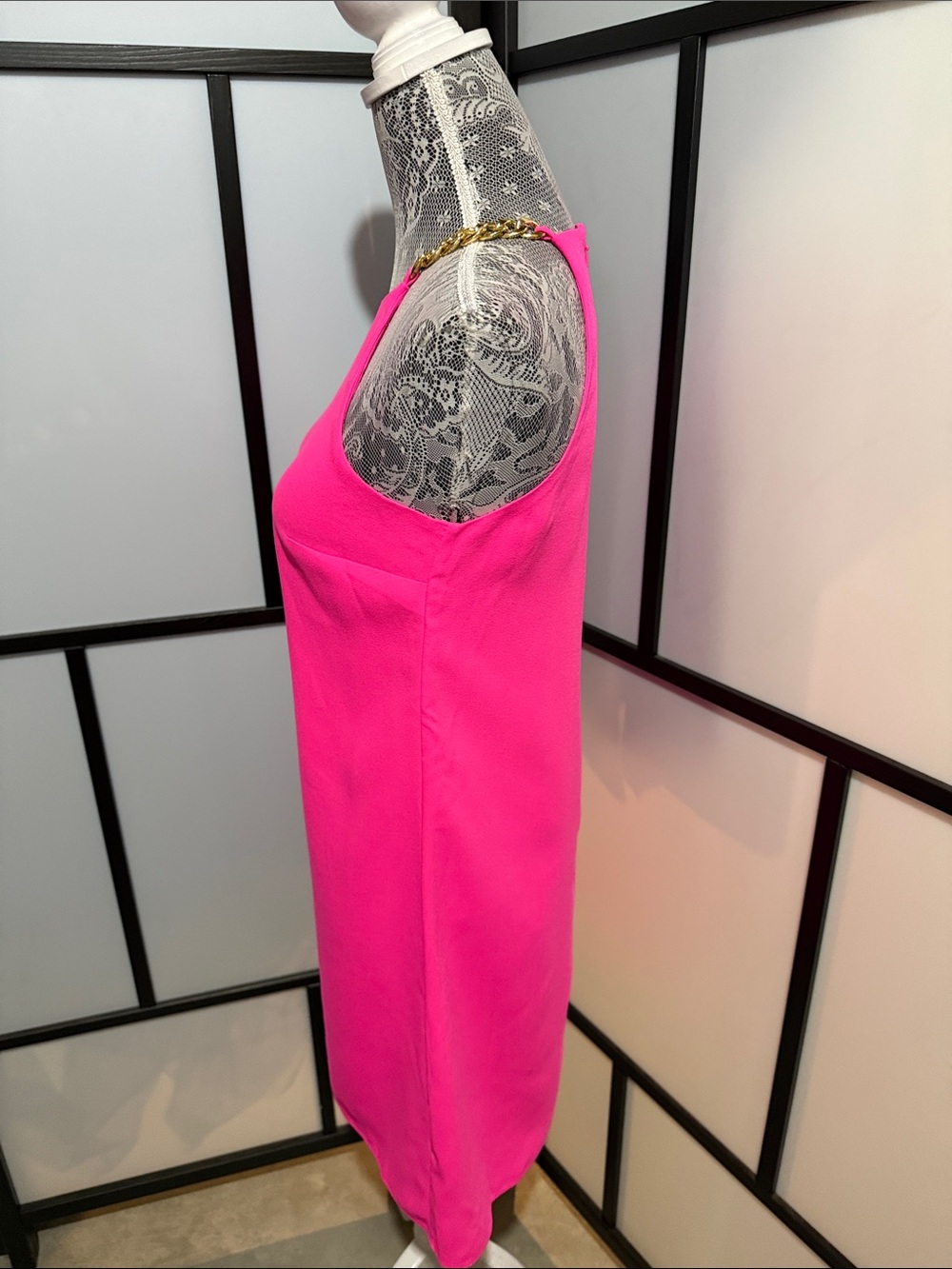 Lilly Pulitzer Hot Pink Halter Camisole with Gold Chain Straps - Picture 3 of 6